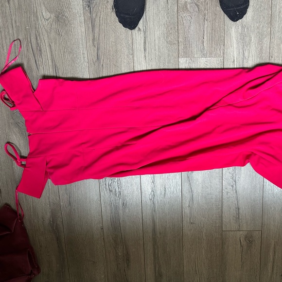 Le Chateau Dress - Picture 2 of 3